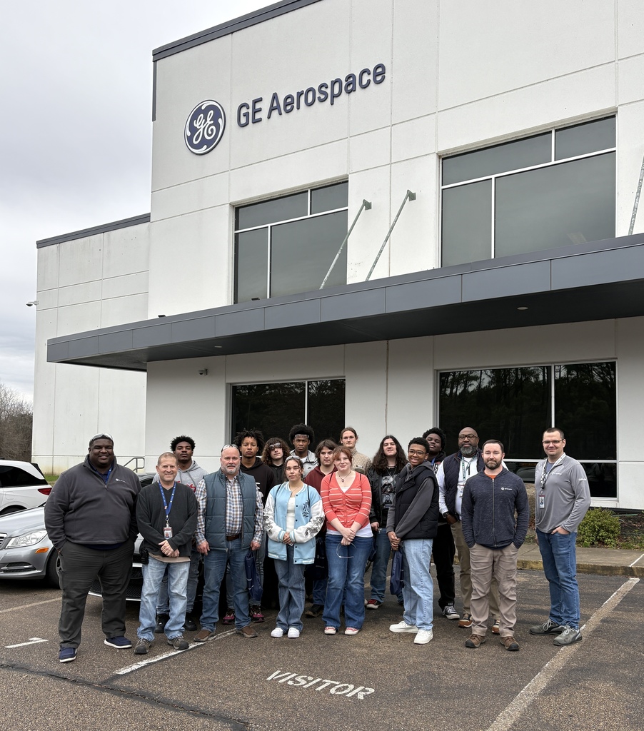 Advanced Manufacturing students had the opportunity to tour GE Aerospace