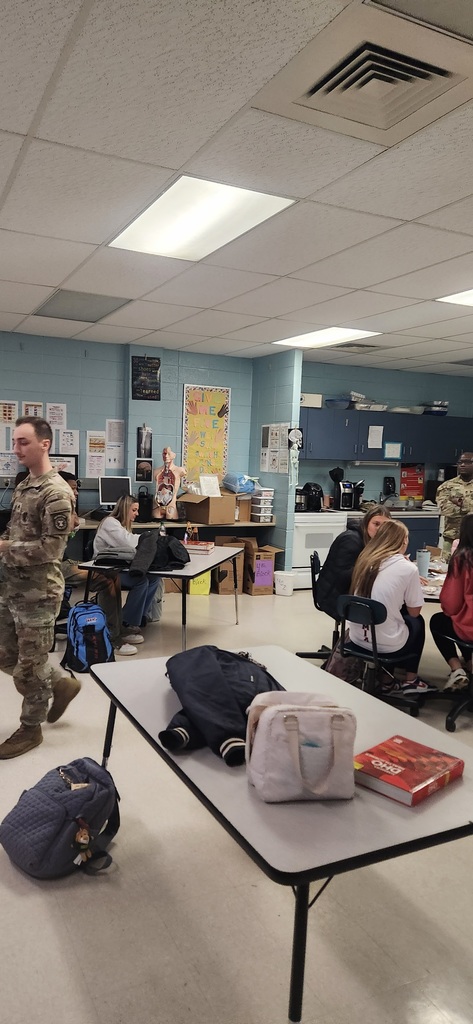 SPHS Health Science and Culinary Arts students had the incredible opportunity to hear from Sgt. Cordaro and Sgt. Henderson about career pathways in the U.S. Army and Army Reserve.
