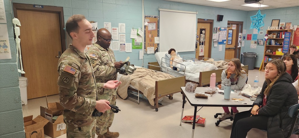 SPHS Health Science and Culinary Arts students had the incredible opportunity to hear from Sgt. Cordaro and Sgt. Henderson about career pathways in the U.S. Army and Army Reserve.