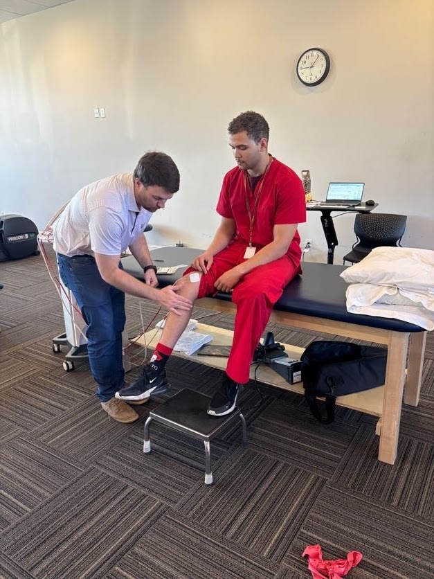 South Panola High School Healthcare & Clinical Services students had an incredible hands-on learning experience at Athletico Physical Therapy!