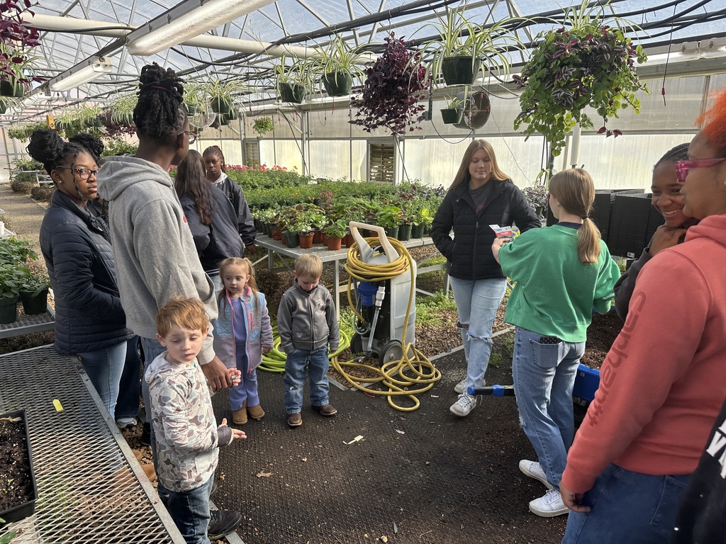 Early Childhood students teamed up with Mr. Davenport’s Horticulture I classes for a special collaboration in the greenhouse.