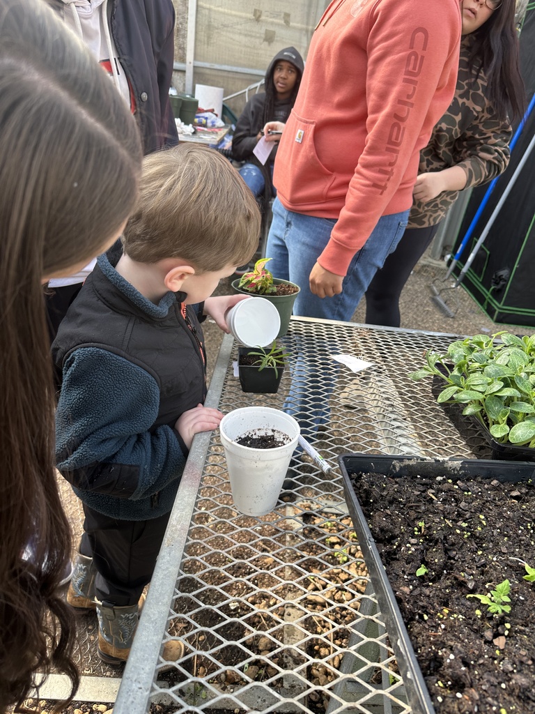 Early Childhood students teamed up with Mr. Davenport’s Horticulture I classes for a special collaboration in the greenhouse.