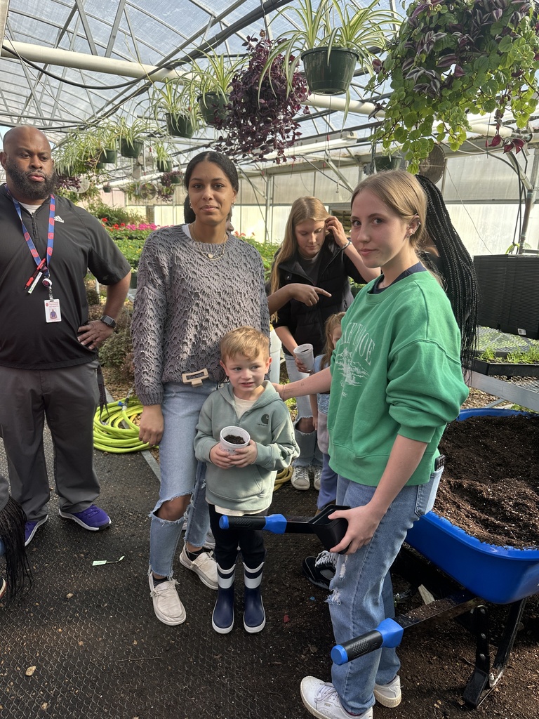 Early Childhood students teamed up with Mr. Davenport’s Horticulture I classes for a special collaboration in the greenhouse.