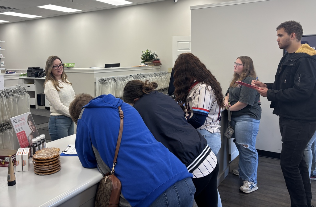 SPHS Health Science and Clinical Services students had an opportunity to visit Panola Pharmacy.