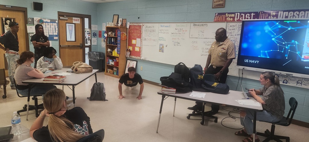 SPHS Healthcare & Clinical Services students had a visit from Navy officer Toddriquez Jones, PO1, USN.