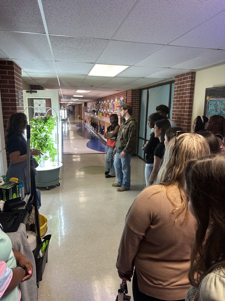 Mrs. Yolanda Lee and the Educator Preparation II students, along with Mrs. Christy Burnett and the Early Childhood II students, recently had the opportunity to tour the  Willie Price Lab School, the early learning facility at Ole Miss, as well as the Elementary Education and Early Childhood departments.