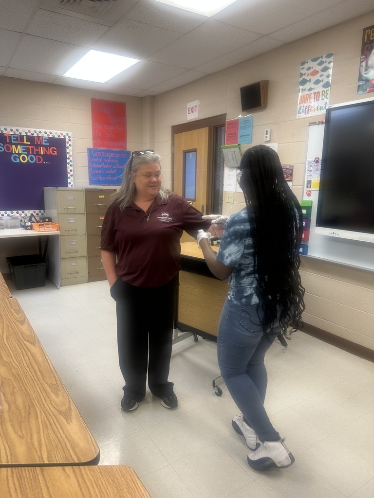 We welcomed Mrs. Pat Neal with the Mississippi State Extension Service to speak with our students through her “Gray for a Day” presentation.