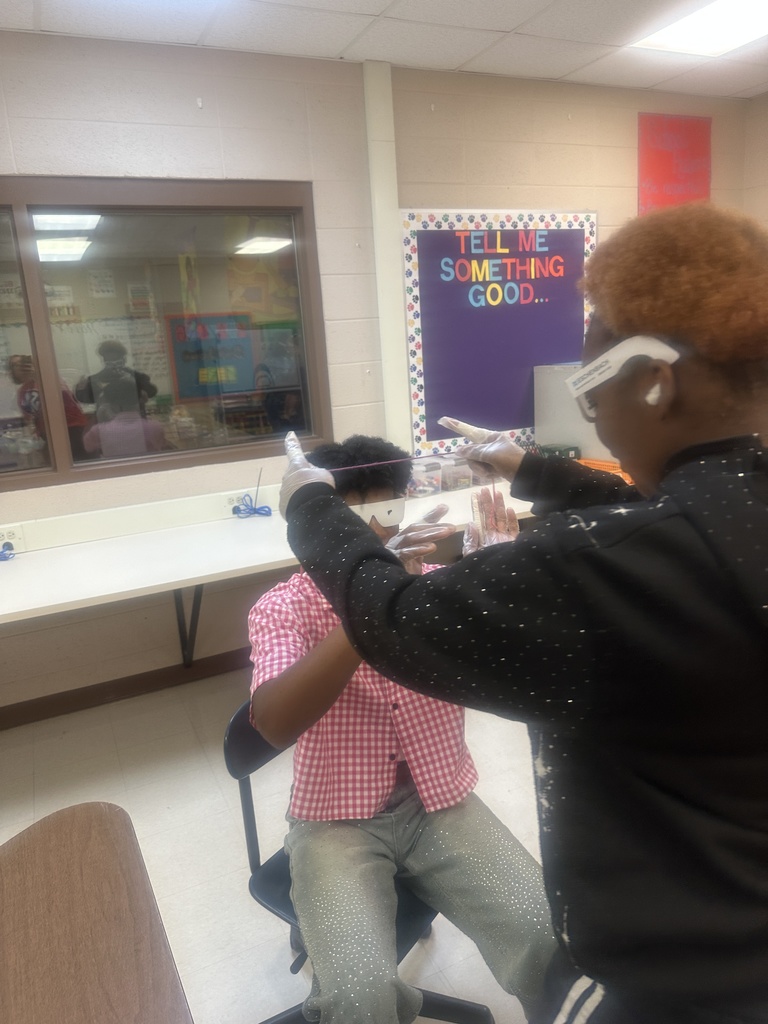 We welcomed Mrs. Pat Neal with the Mississippi State Extension Service to speak with our students through her “Gray for a Day” presentation.