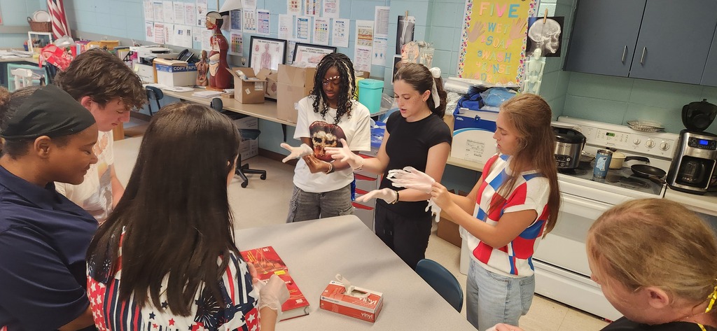 Our SPHS Health Science Core students are getting hands-on experience learning one of the most important responsibilities in healthcare—preventing the spread of infection!