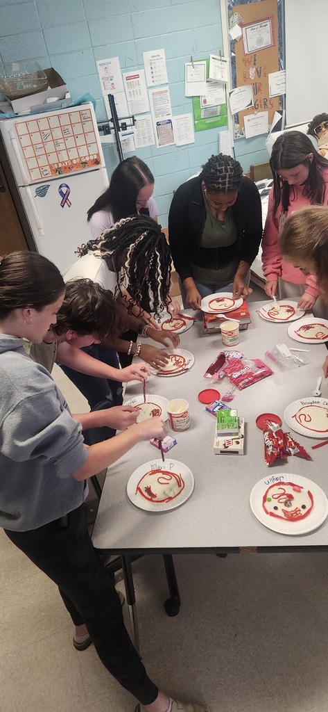Our South Panola Health Science Core students are diving into Body Organization and Cell Anatomy with a fun, hands-on Edible Cell Project