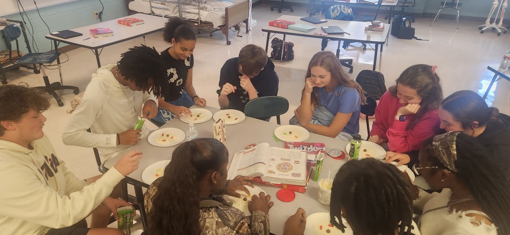 Our South Panola Health Science Core students are diving into Body Organization and Cell Anatomy with a fun, hands-on Edible Cell Project