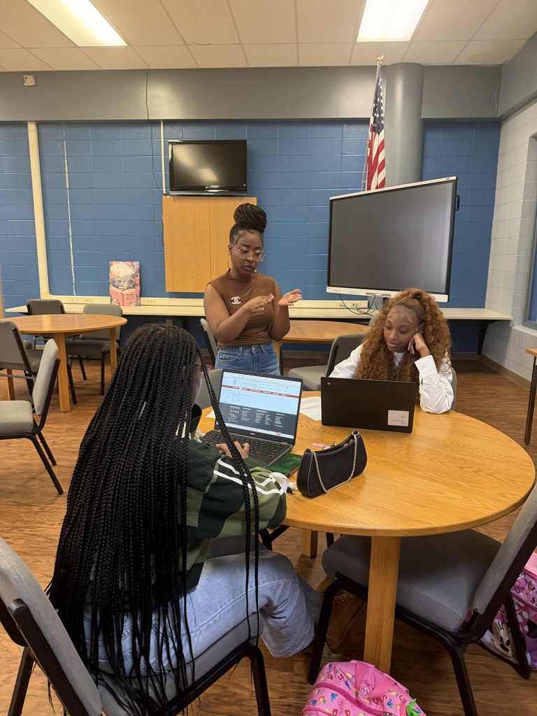 Our SPHS counselors and career coaches recently hosted College Application Day
