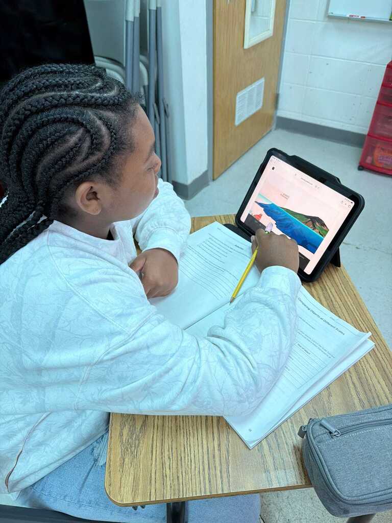 Discovering cells in 6th grade