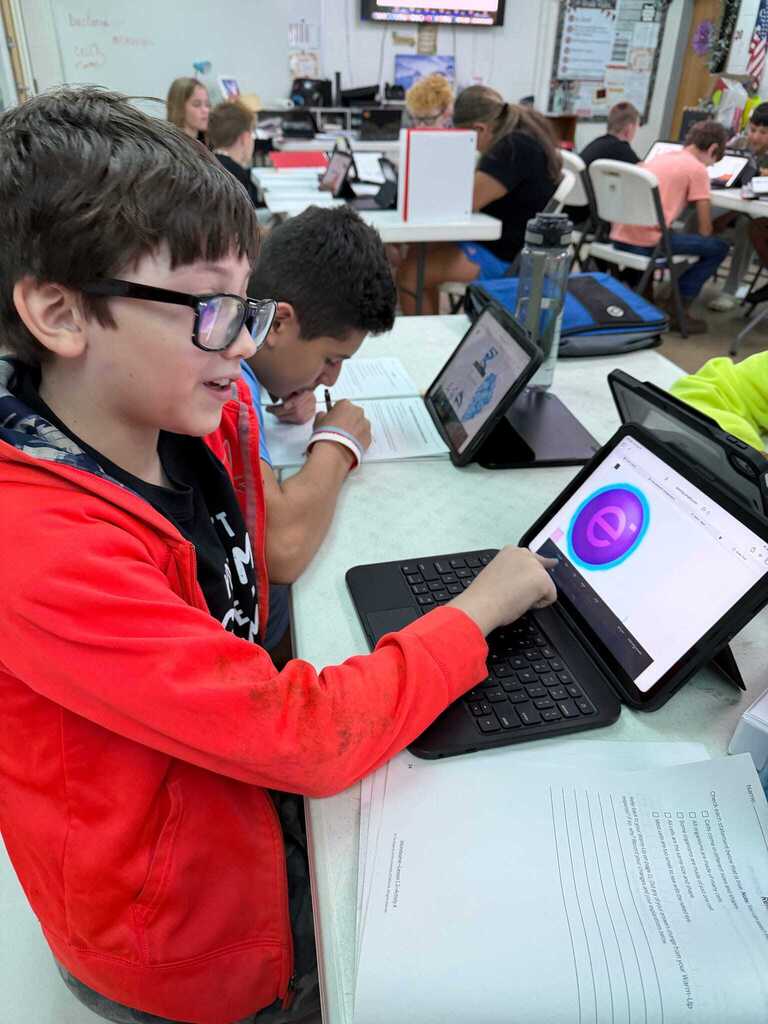 Discovering cells in 6th grade
