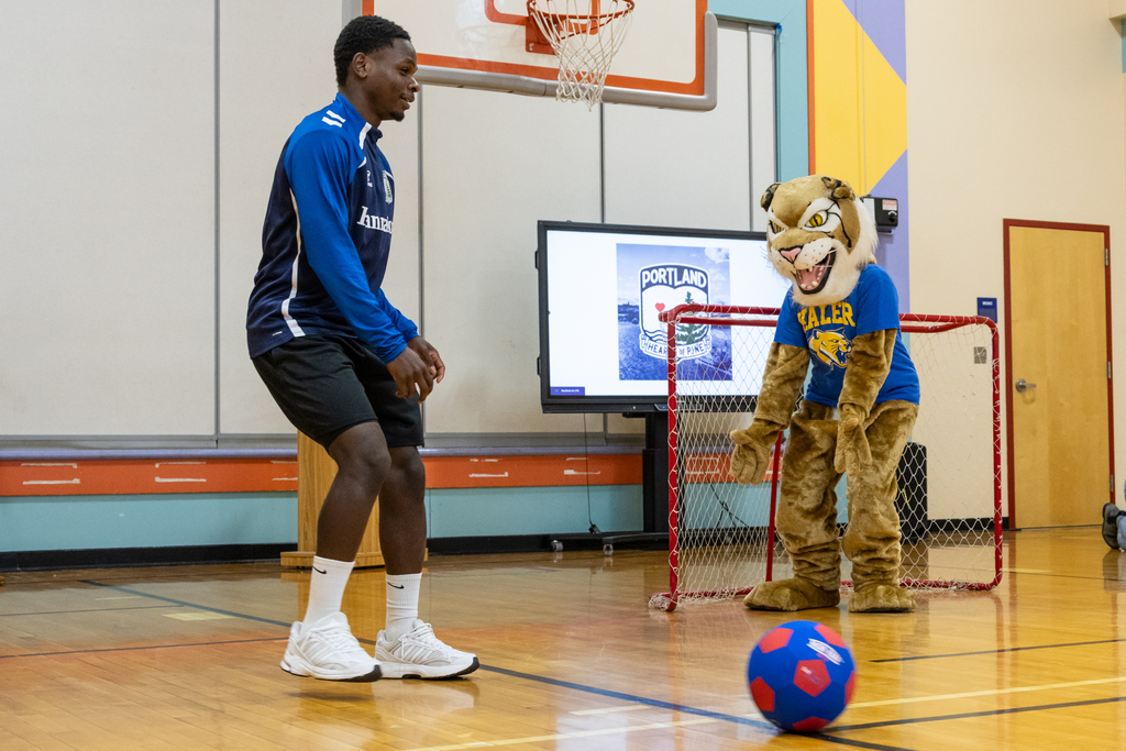 Hearts of Pine playing against the Kaler Cougar