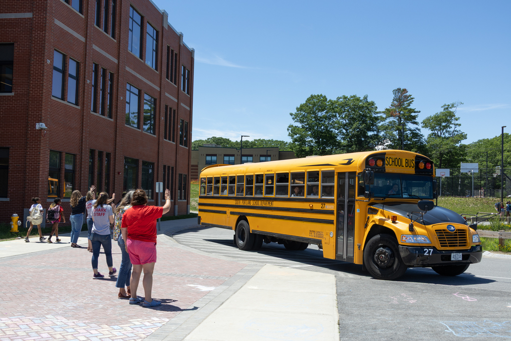 SPMS students leaving on the last day of school.