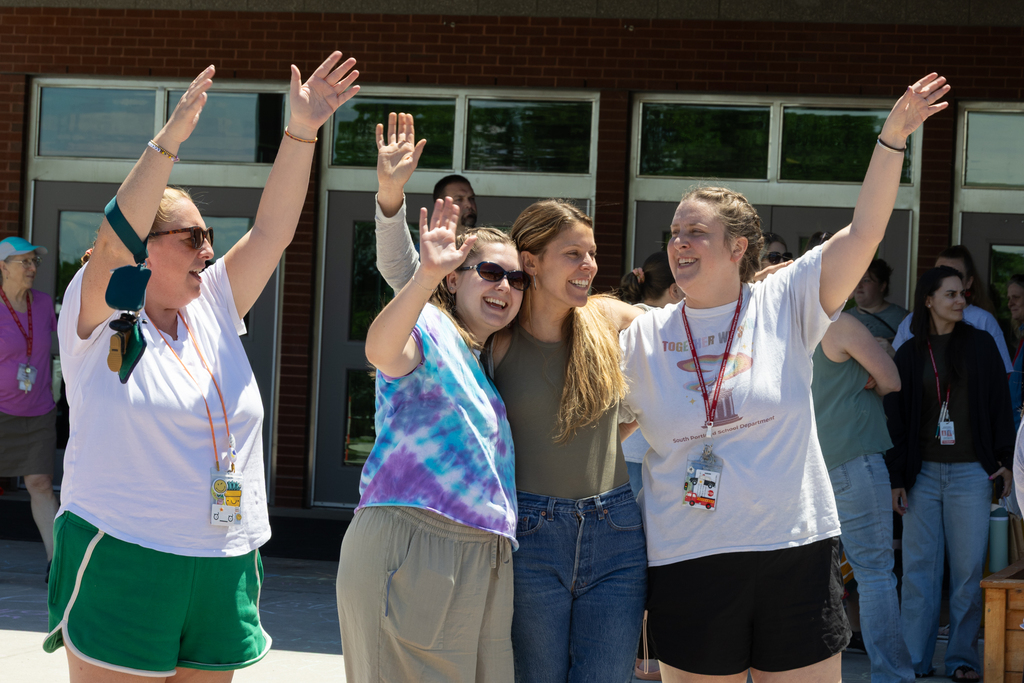 SPMS students leaving on the last day of school.
