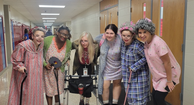 Homecoming dress up