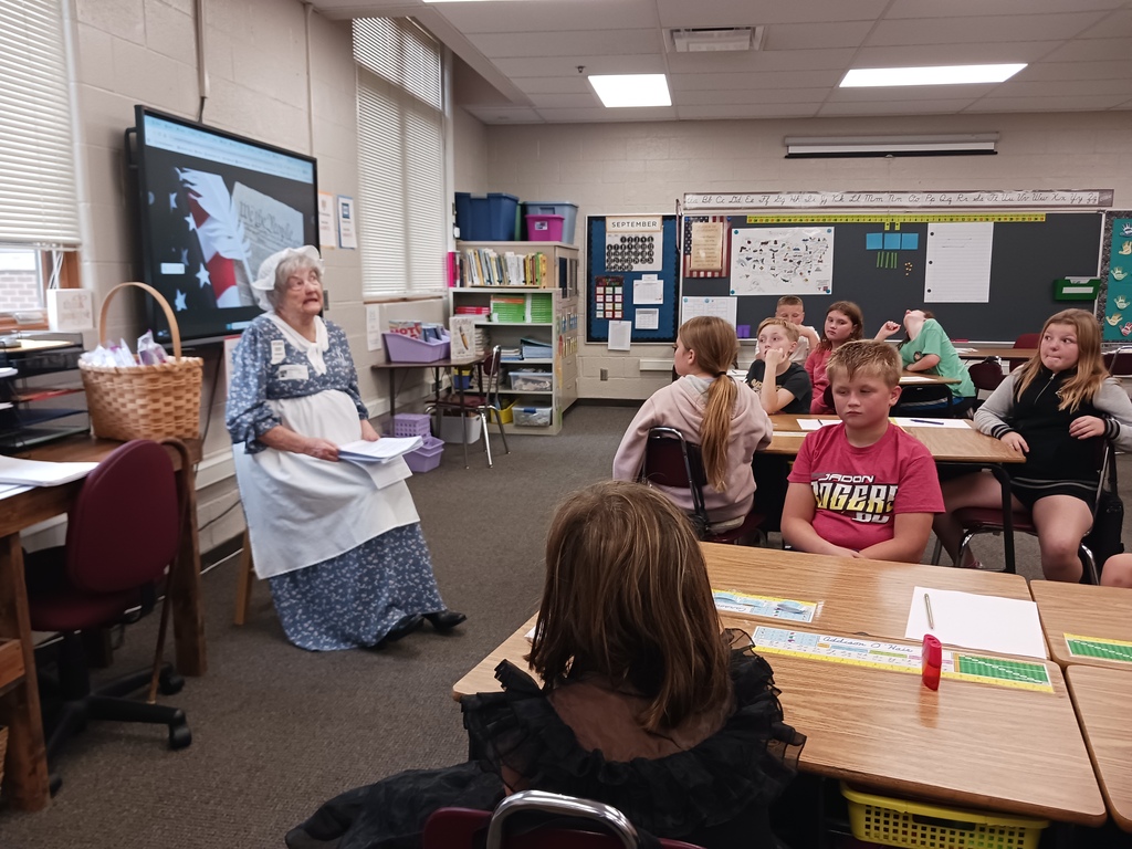 9-22-26 Mrs. Boyce's 5th graders enjoyed an informative presentation from local DAR representative, Ms. Sharon Ellett, who spoke about Constitution Day and the early history of our country. Each student received a copy of the US Constitution and other patriotic souvenirs. Thank you, Ms. Ellett!