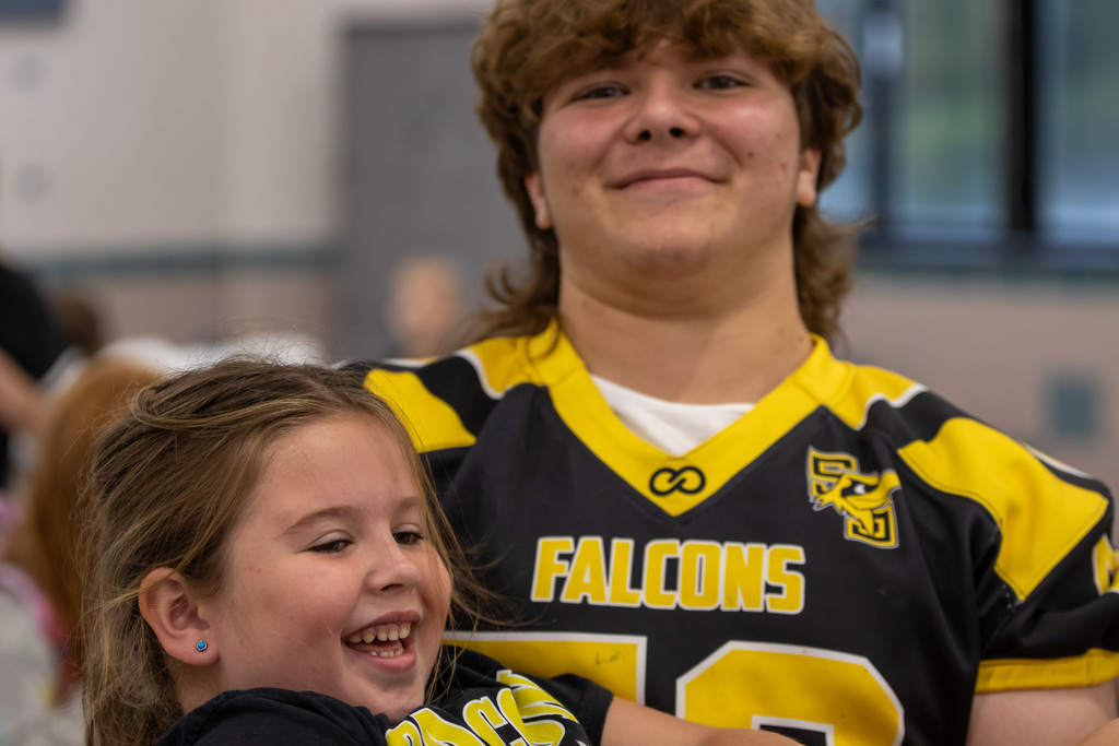 What a great way to wrap up Homecoming Week! Our Varsity High School Athletes made a very special visit to the Elementary School this morning, welcoming students and joining them for breakfast. We 💛 our Falcon community! #foreverfalcons