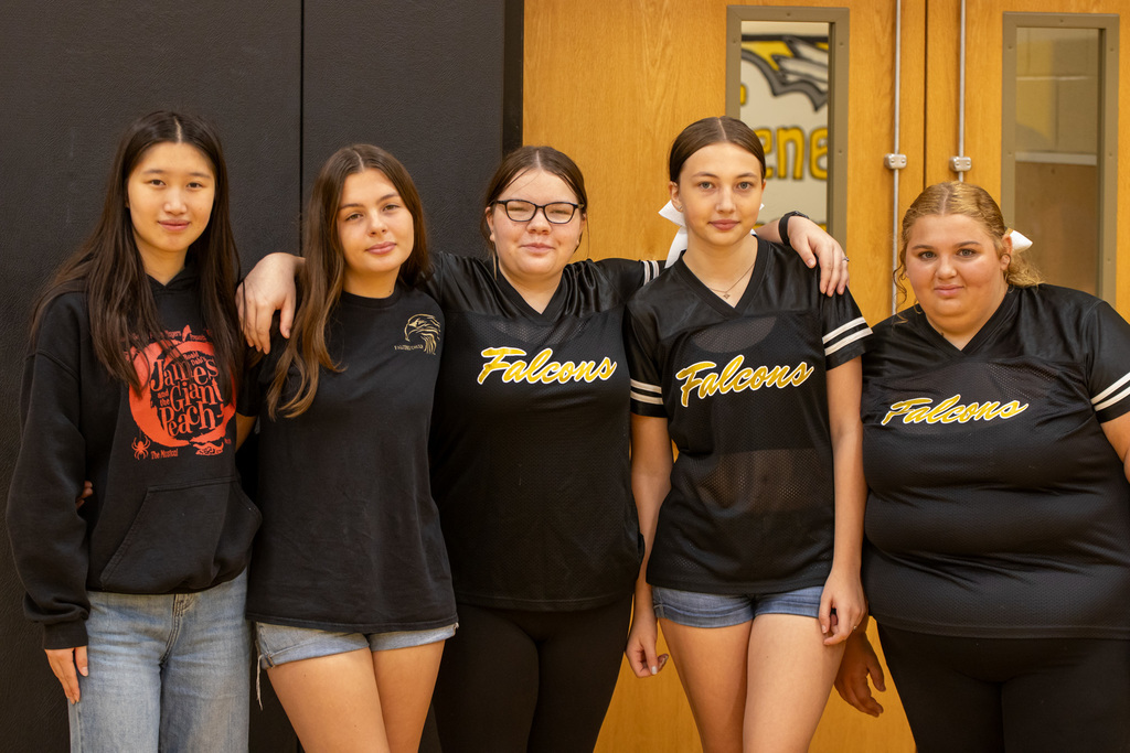 What a great way to wrap up Homecoming Week! Our Varsity High School Athletes made a very special visit to the Elementary School this morning, welcoming students and joining them for breakfast. We 💛 our Falcon community! #foreverfalcons