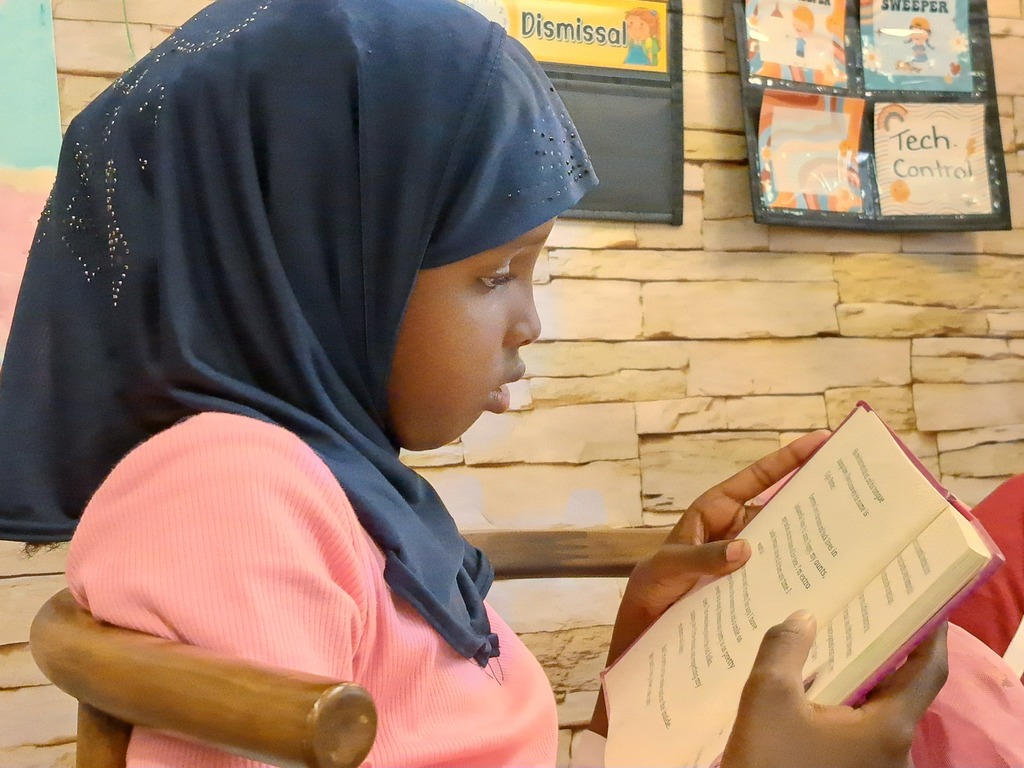 students reading books