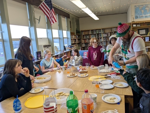 ICC Club Cookies decorating