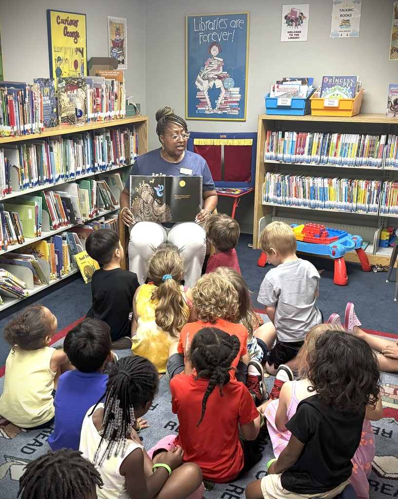 Specialist reading to children