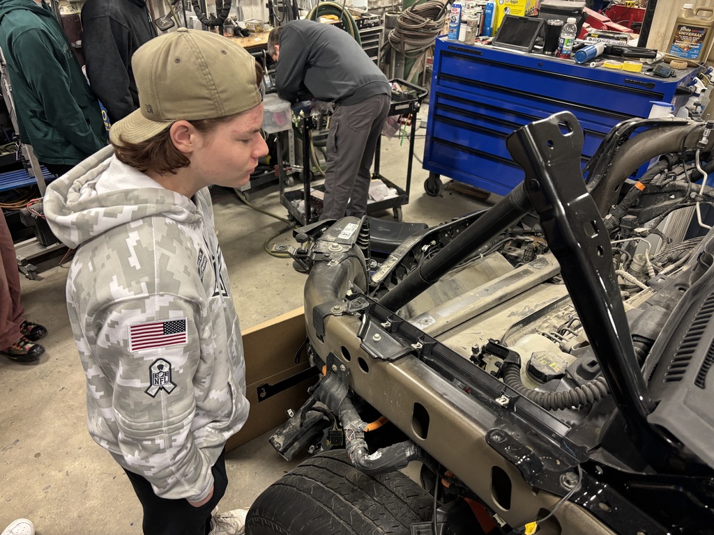 Students visit Precision Autocraft