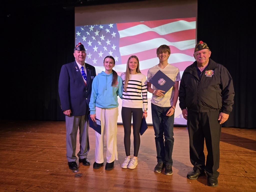 photo of vfw contribution to school and students