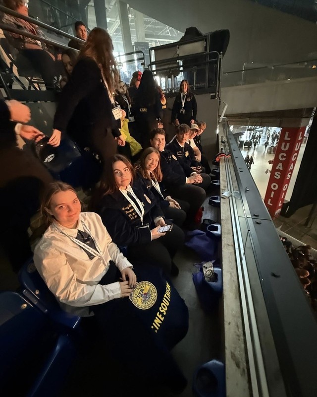 This picture shows students at the second session of the national convention. 