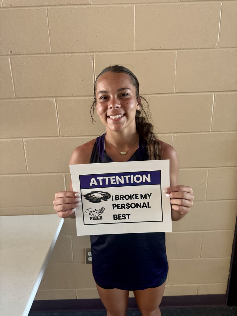 Cali Santifer broke her PR in both the 200 and 400. Her times were 28.31 and 64.49s 