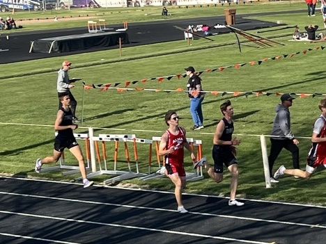 Boys 800