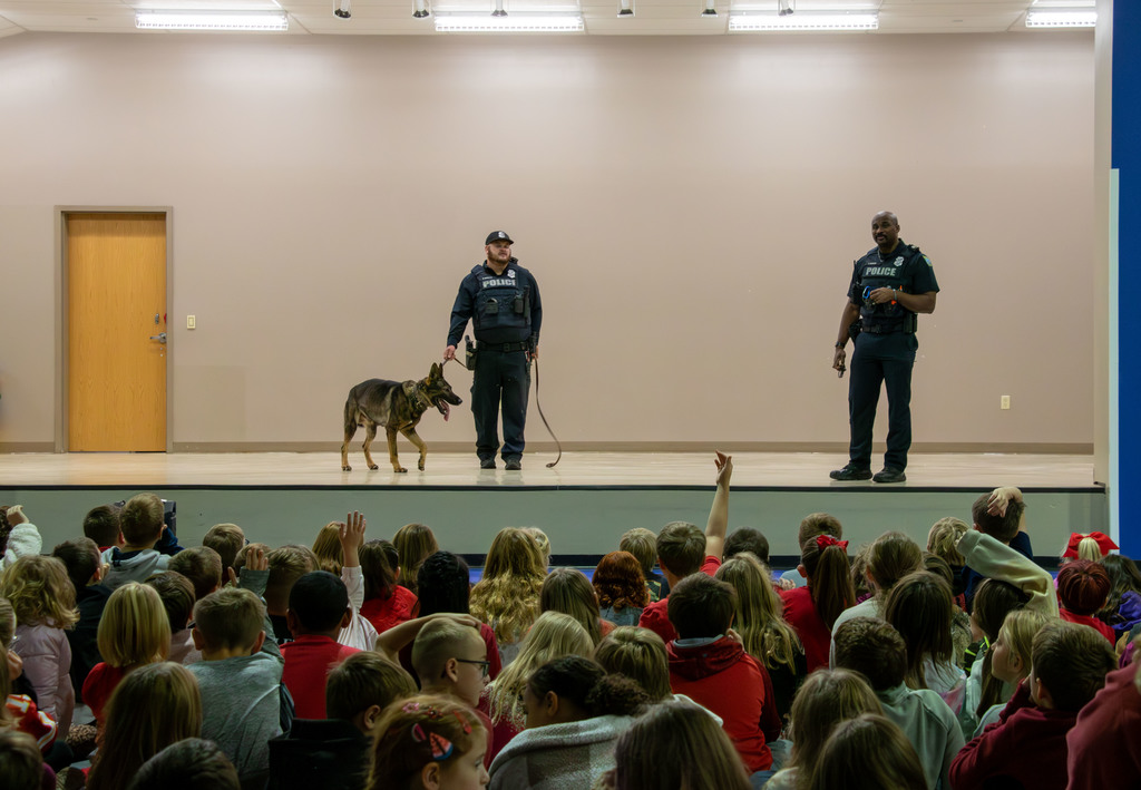 k9 Officers and students