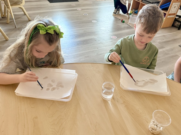 child doing Lima bean experiment
