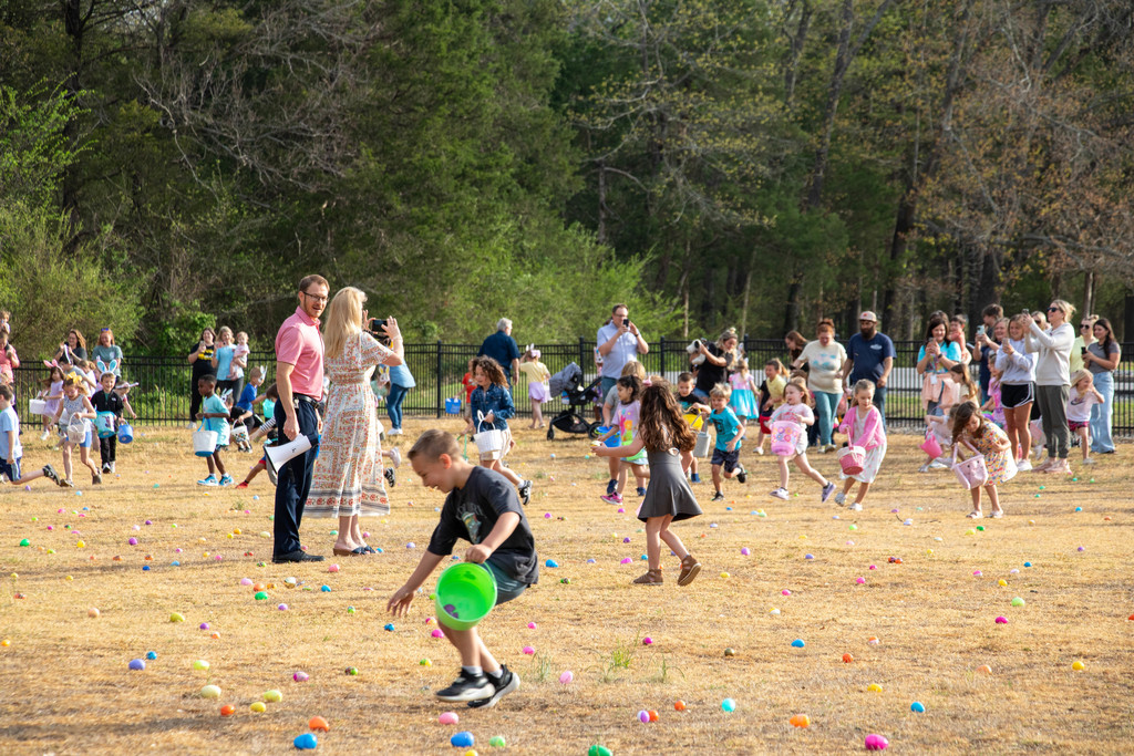 K students egg hunt