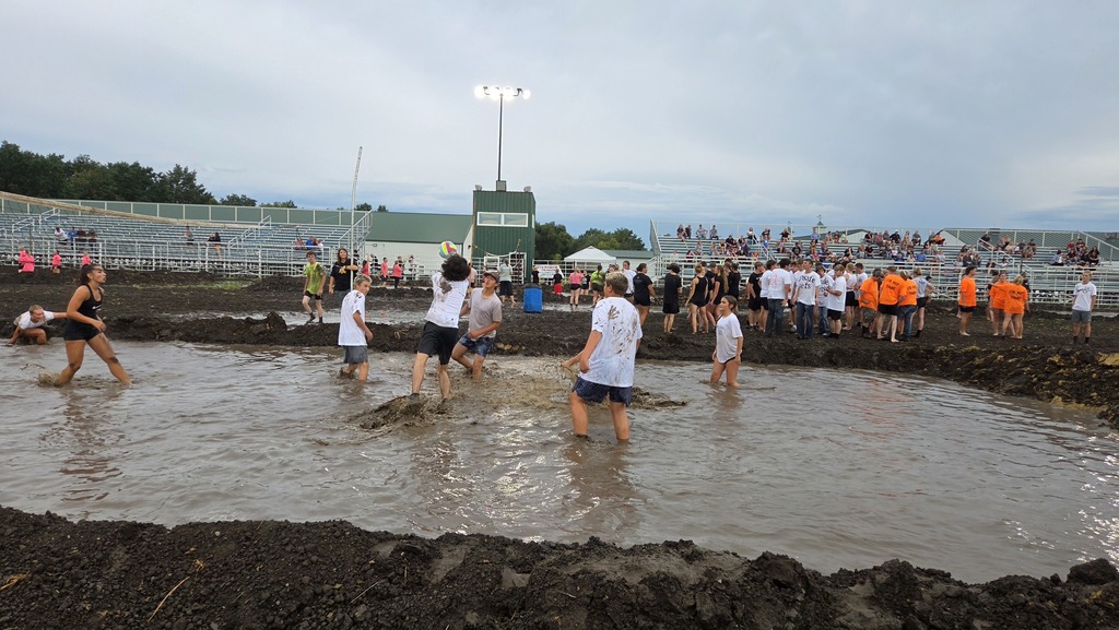 Chillicothe FFA chapter Mud Volleyball