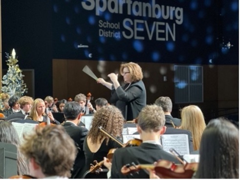 Helen Tipton conducts her orchestra at Spartanburg High School