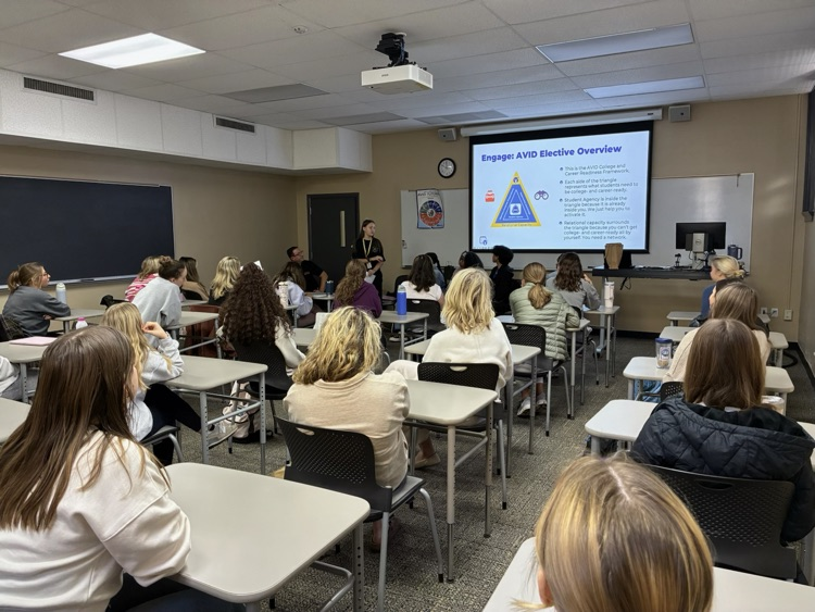 Carver AVID Elective Class Teaches a Wofford Class