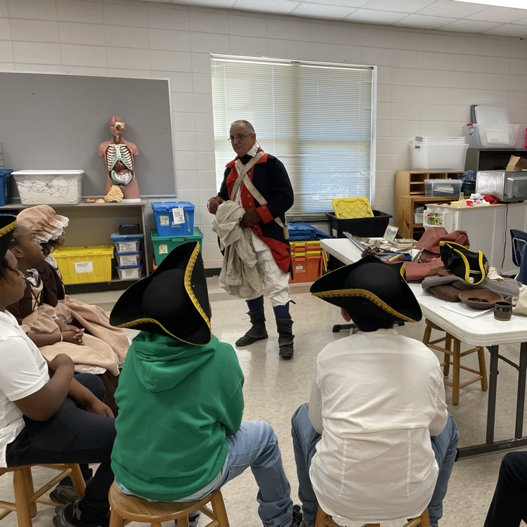 Upper El Colonial Day