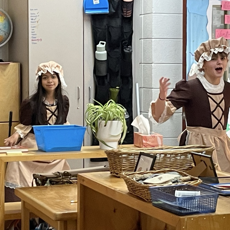 Upper El Colonial Day