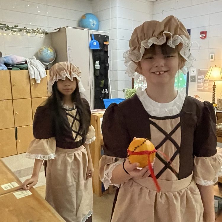 Upper El Colonial Day