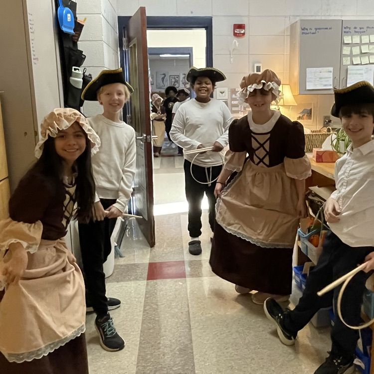 Upper El Colonial Day