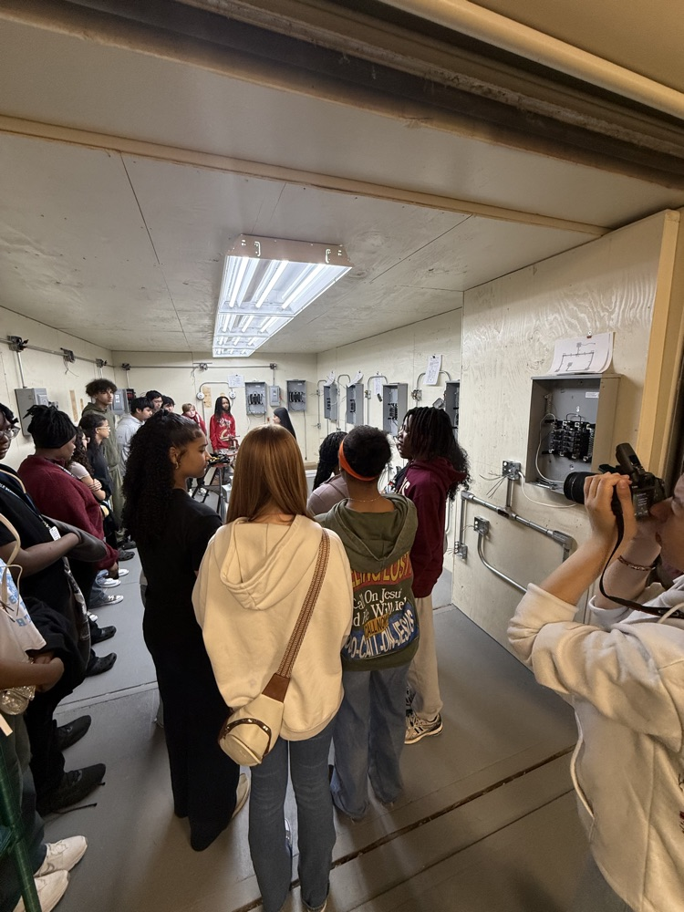 Carver 8th Grade Visits Daniel Morgan