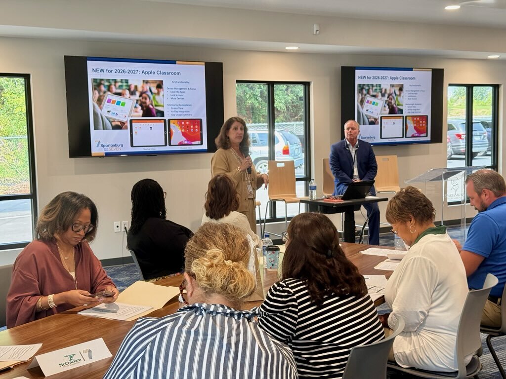 Dr. Wanda Greenfield and Superintendent Jeff Stevens give a presentation on instructional technology