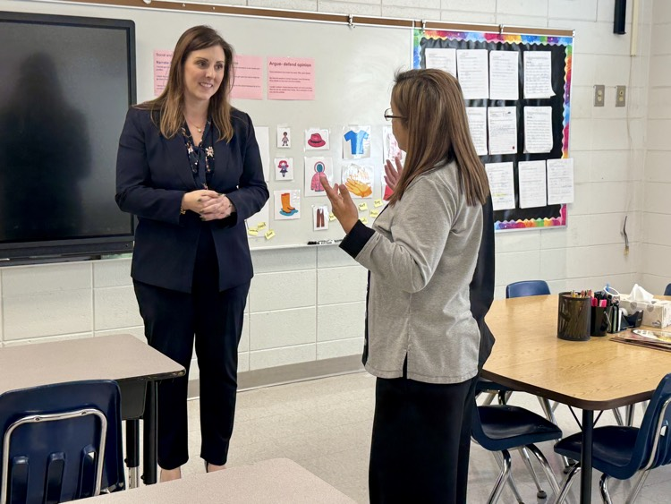 Ellen Weaver hears from multilingual learners teacher Gow Lo