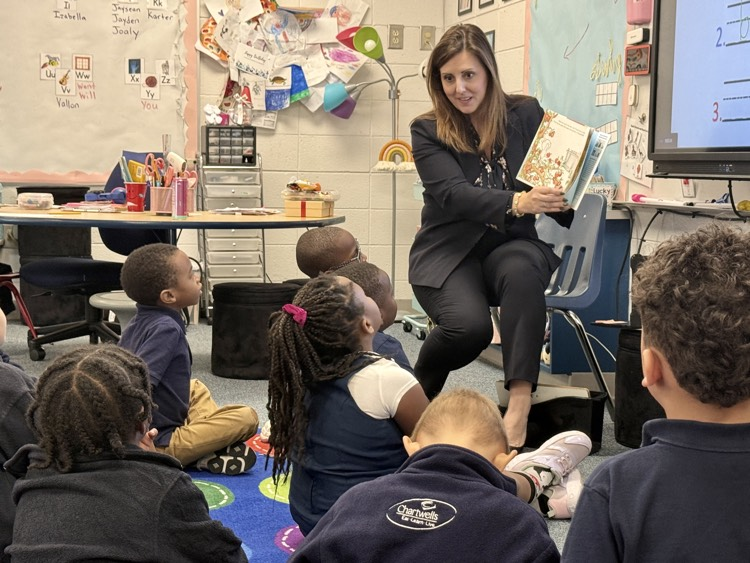 Ellen Weaver reads to students