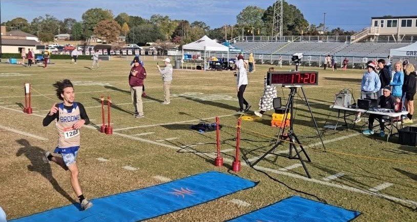 Reilly McKellar Earns Region Runner of the Year