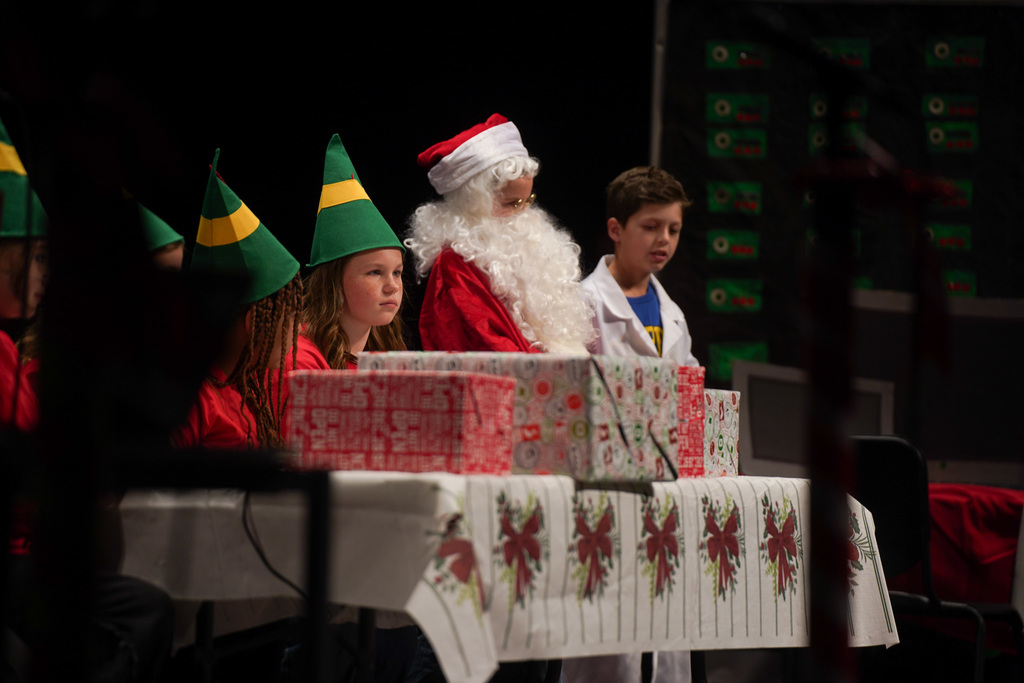 Cowpens Elementary School 4th and 5th grade students delivered an exciting performance of "Santa Claus: A Wonderful Website Christmas" last night at District Three Community Auditorium! 🎄 The program told the story of Santa’s wildly popular new website becoming overwhelmed with emails - putting Christmas deliveries at risk - until one student’s selfless gift request helped restore Santa's gift log.  Students and staff did an outstanding job!