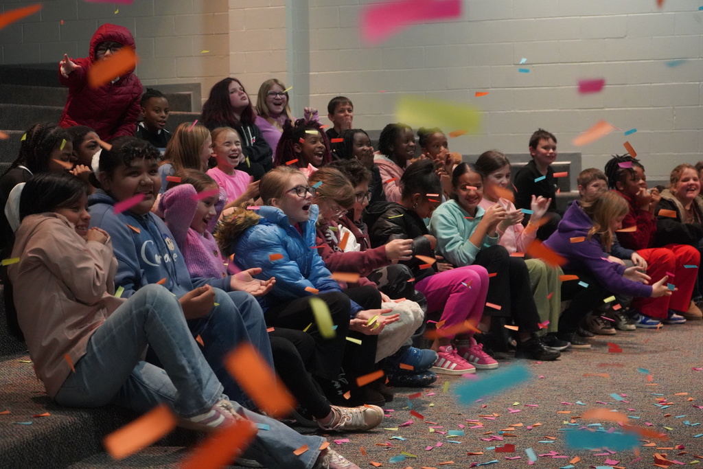 Cannons Elementary fourth-grade students surprised with free Charleston Field Trip after Mrs. Tonya McCullough wins nationwide award